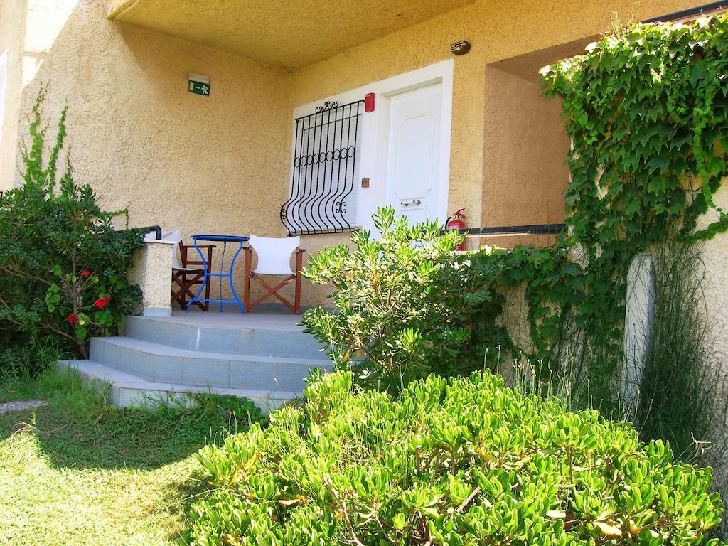 Villa Fleria Seaside Studios & Apts Gerani  Exterior foto