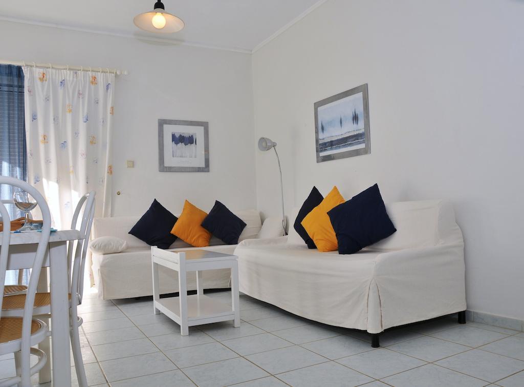 Villa Fleria Seaside Studios & Apts Gerani  Zimmer foto