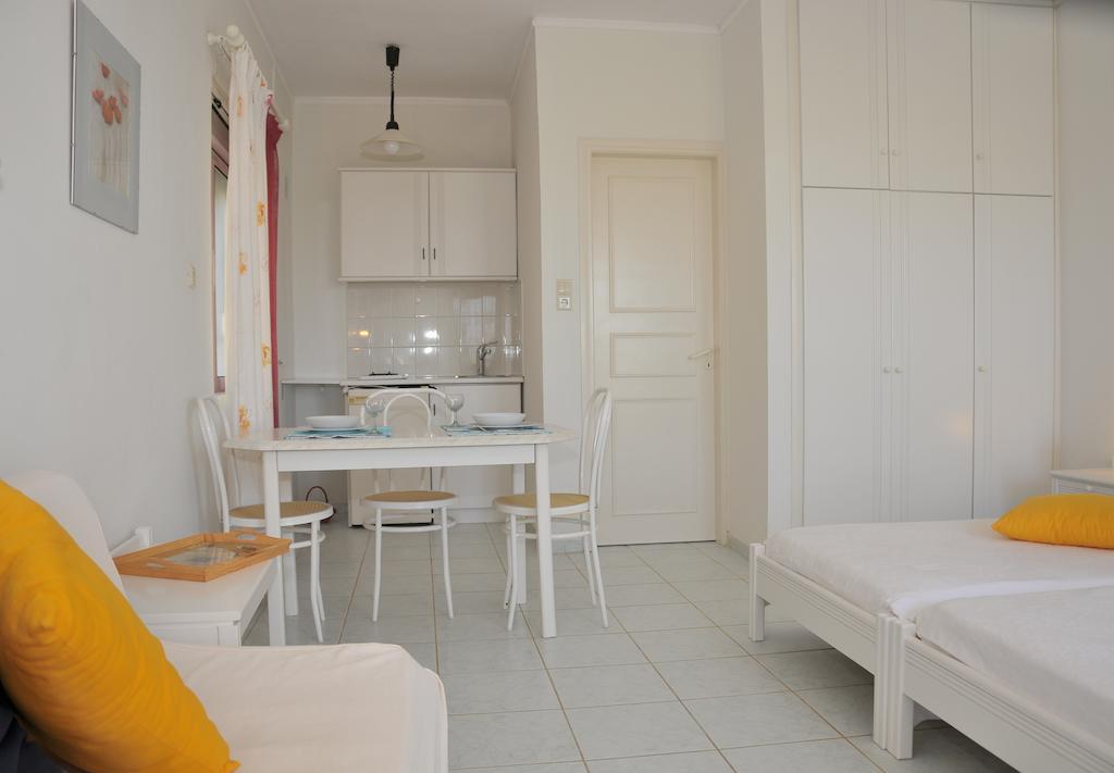 Villa Fleria Seaside Studios & Apts Gerani  Exterior foto